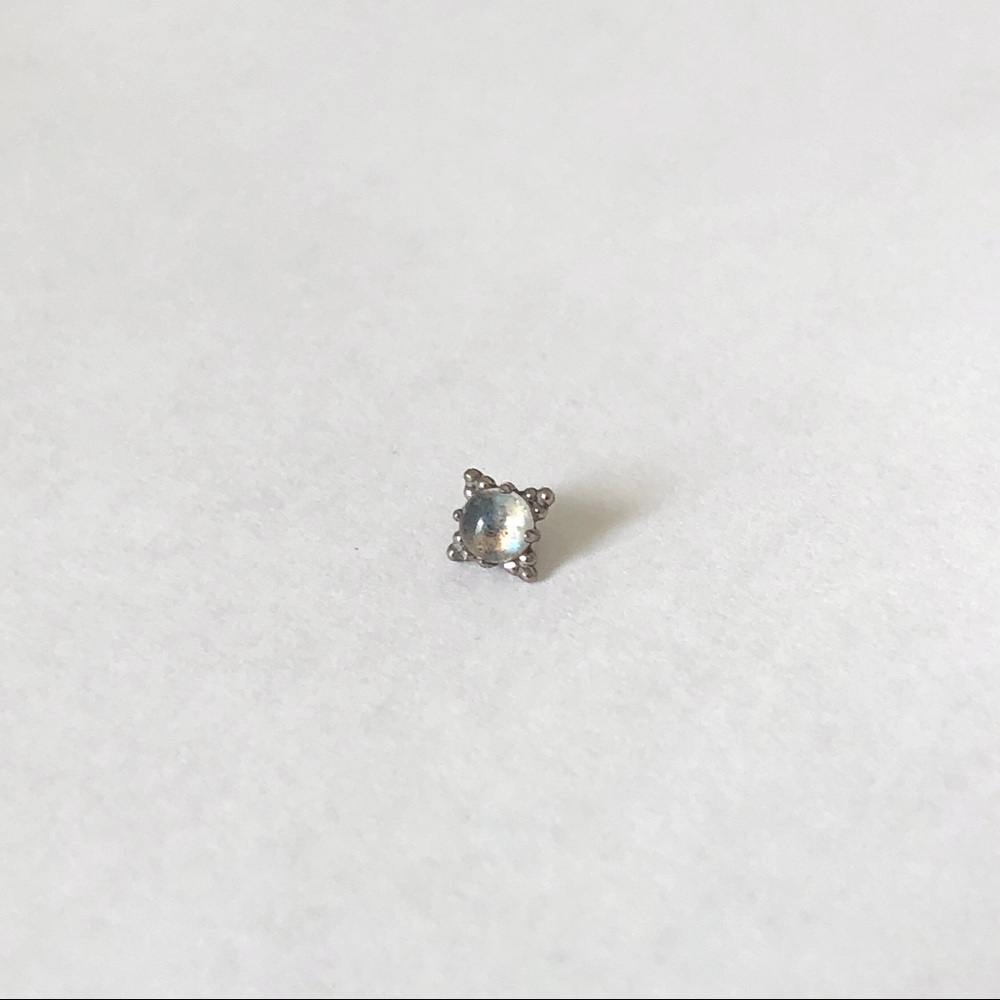 White gold labradorite Zia